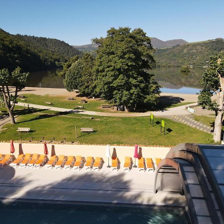 Camping Domaine Du Lac Chambon Murol Exterior foto
