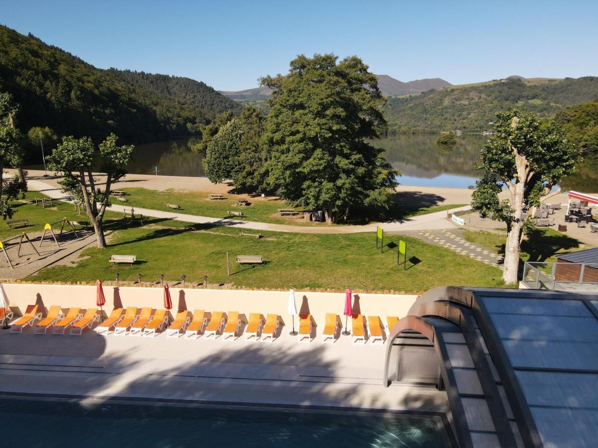 Camping Domaine Du Lac Chambon Murol Exterior foto