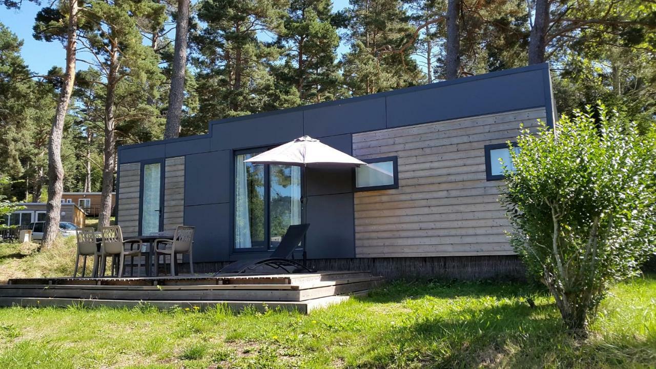 Camping Domaine Du Lac Chambon Murol Exterior foto