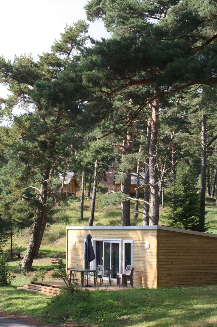 Camping Domaine Du Lac Chambon Murol Exterior foto