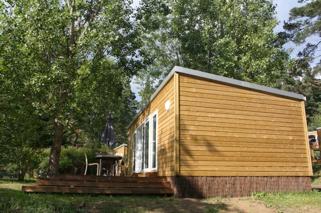 Camping Domaine Du Lac Chambon Murol Exterior foto
