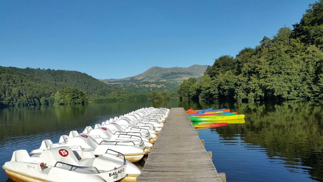 Camping Domaine Du Lac Chambon Murol Exterior foto