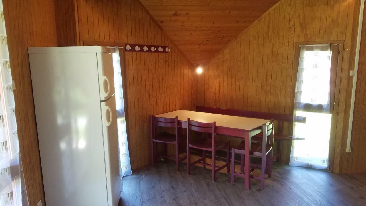 Camping Domaine Du Lac Chambon Murol Exterior foto